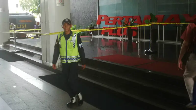 Suasana di depan gedung Pertamina Annex