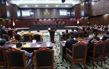 VIDEO: Ketua Bawaslu Adukan Kubu Ganjar-Mahfud Ke Hakim MK, "Mengganggu, Annoying!"