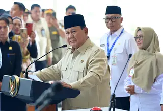 Presiden Prabowo Subianto saat meresmikan RSUD KH Muhammad Thohir di Krui, Kabupaten Pesisir Barat, Lampung, Rabu (10/6/2026). (Biro Pers Kepresidenan)