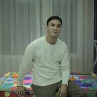 Rendy Kjaernett  bukan orang baru di dunia entertainment. Wajahnya kerap muncul di layar kaca televisi. [instagram/rendykjaernett]