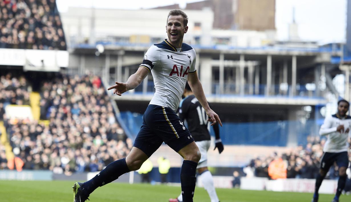 Harry Kane menjadi pemuncak klasemen top scorer bagi Tottenham Hotspurs dengan 24 gol disemua ajang kompetisi. Pundi-pundi gol Kane akan terus bertambah karena Premier League yang masih berlangsung. (EPA/Will Oliver)