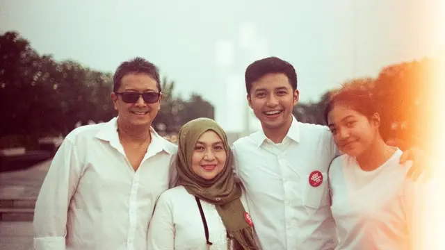 Dina Mariana dan Ezra HIVI!