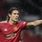 Striker Manchester United (MU) Edinson Cavani menjalani debutnya saat melawan Chelsea pada pekan keenam Liga Inggris di Old Trafford, Sabtu (24/10/2020). (Michael Regan/Pool via AP)