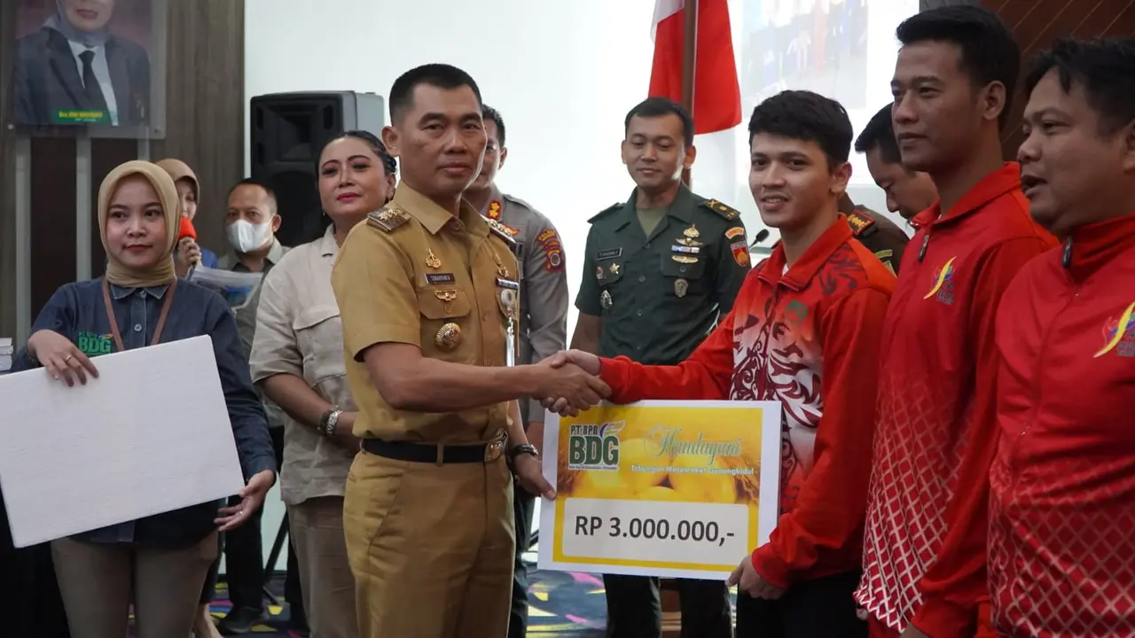 Bupati Gunungkidul Sunaryanta berikan apresiasi kepada Atlit POPDA