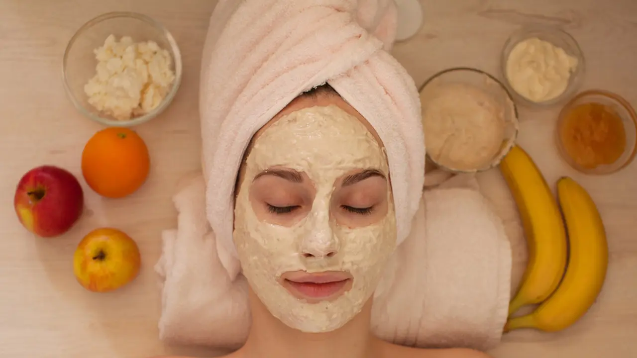 Ingin Putih Dengan Bahan Alami? Ini Dia 3 Jenis Masker Pemutih Dengan Minyak Kelapa