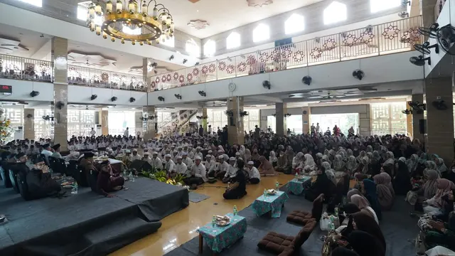 Perayaan Maulid Nabi Muhammad SAW di Pesantren Tahfizh Daarul Qur’an Indonesia.