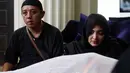 "Dipanggilin kok lama banget, pas balik bapak bilang, 'sayang, kayanya mama pingsan deh'. Habis buang air besar trus dia duduk, pindah tempat gitu. Terus dia ga jatuh cuma kepalanya dangak ke atas," ujar Ashanty. (Nurwahyunan/Bintang.com)