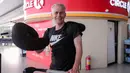 <p>Pelatih kepala Timnas Selandia Baru U-17, Martin Bullock saat tiba di Terminal 3 Bandara Soekarno Hatta, Tangerang, Banten menjelang Piala Dunia U-17 2023 pada Jumat (03/11/2023). (Bola.com/Bagaskara Lazuardi)</p>