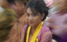 Jangan anggap remeh, meski seorang PRT wanita ini berprestasi