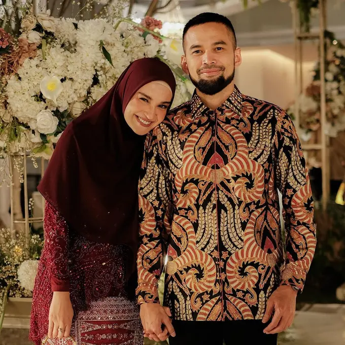 Adu Gaya Serasi Shireen Sungkar-Teuku Wisnu dan Zaskia Sungkar-Irwansyah Saat Kondangan dengan Busana Couple