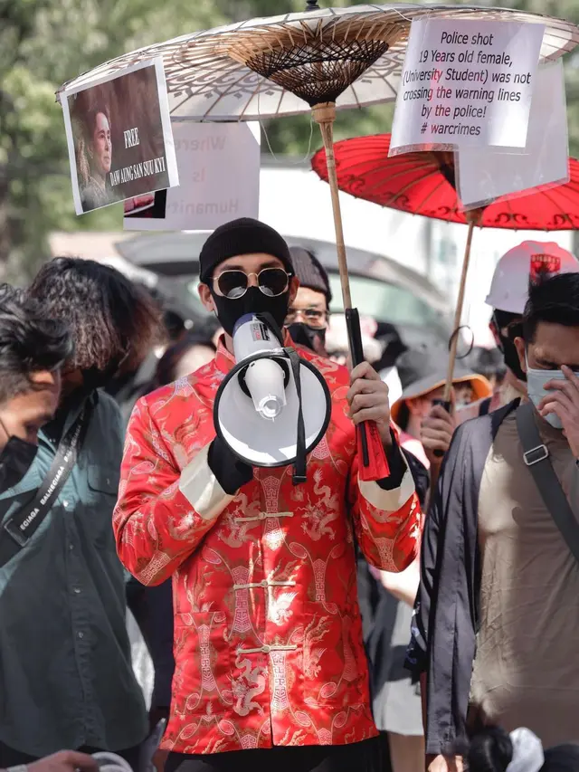 7 Potret Paing Takhon saat Ikut Aksi Tolak Kudeta Myanmar