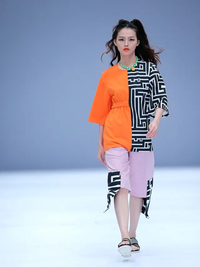 Tities Sapoetra x Panasonic/dok. Jakarta Fashion Week 2021