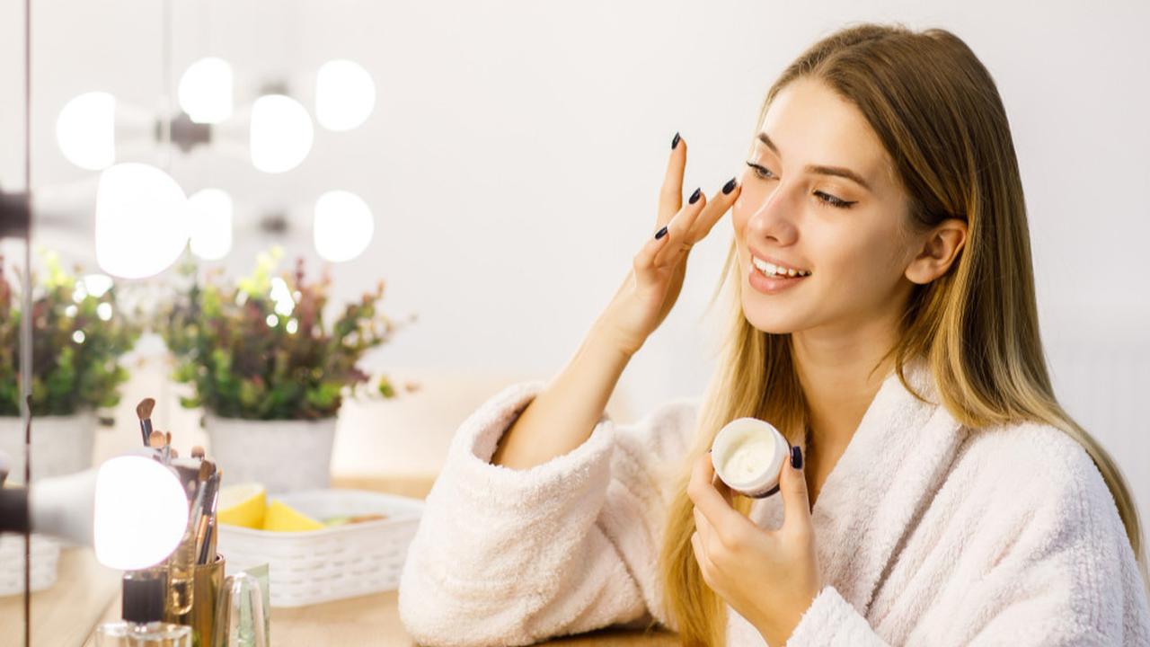 Mengatasi Jerawat dengan Skincare Minimalis: Fokus pada Kebutuhan Kulit