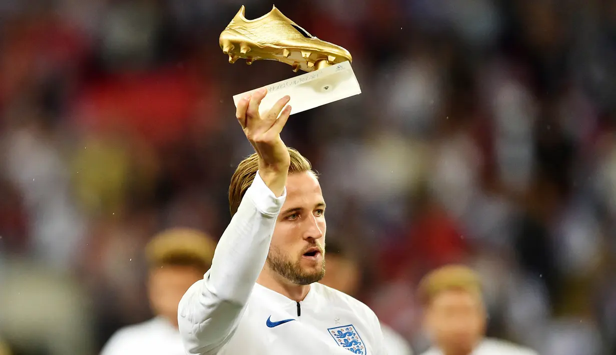 Penyerang Timnas Inggris, Harry Kane menjadi top skor Piala Dunia 2018. Bomber Tottenham Hotspur itu mengemas enam gol yang membuatnya memenangkan Sepatu Emas Piala Dunia di Rusia. (AFP/Glyn Kirk)