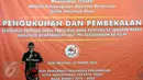 Sekjen PDIP Hasto Kristiyanto saat memberikan sambutan di acara pengukuhan pengurus ranting PDIP se Jakarta Barat, Minggu (20/3/2016). Acara tersebut juga menjadi rapat konsolidasi guna menyerap aspirasi kader PDIP (Liputan6.com/Helmi Afandi)
