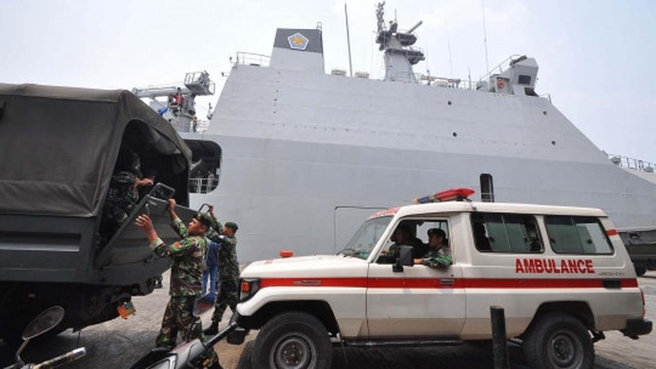 Tiba di Banjarmasin, 3 KRI siap evakuasi korban kabut asap