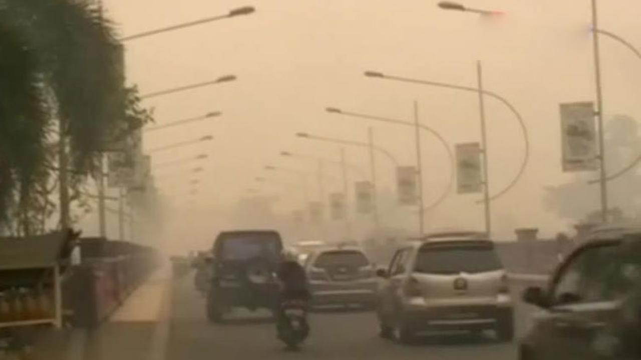 Kota Jambi Masih Disesaki Kabut Asap Pekat