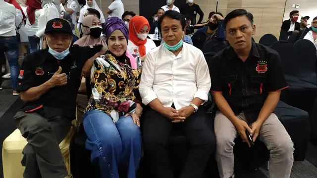 Elvy Sukaesih Bareng Penyanyi Dangdut Senior (Foto: Instagram/@elvy_sukaesih)