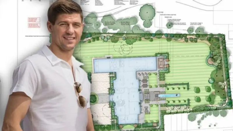 Steven Gerrard Bersama Denah Rumah Barunya (Daily Mirror)