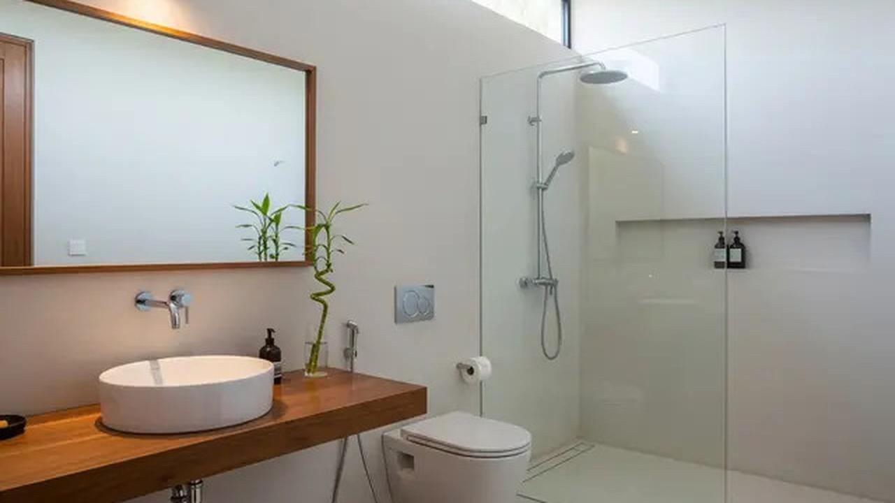 9 Model Desain Kamar Mandi Dalam Kamar, Solusi Privasi dan Estetika Modern