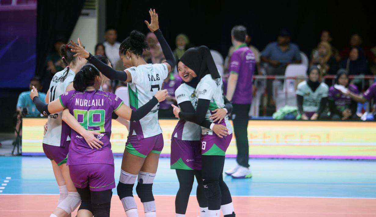 Sementara pemain JPE, Nurlaili mengakui bersyukur atas kemenangan hari ini. Ia bertekad untuk mempersembahkan juara lagi untuk Pertamina. (Dok. PBVSI)