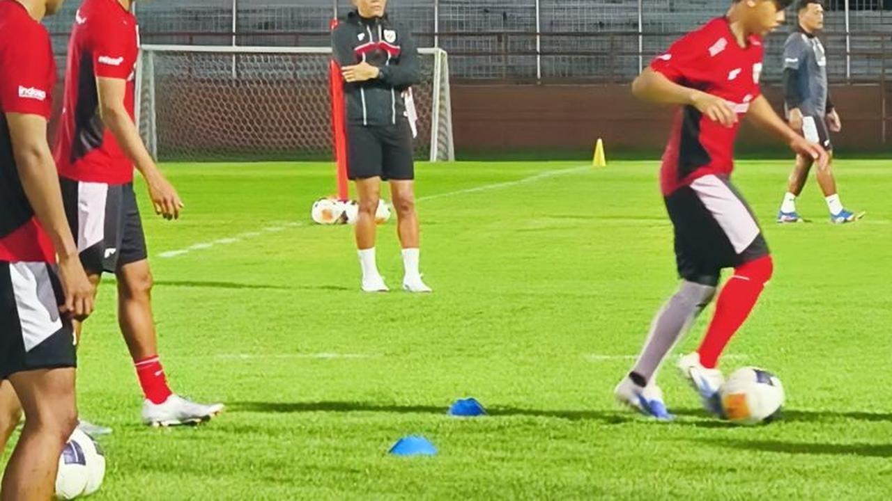 Nova Arianto Selaraskan Filosofi Timnas U-20 dengan Timnas Senior John Herdman