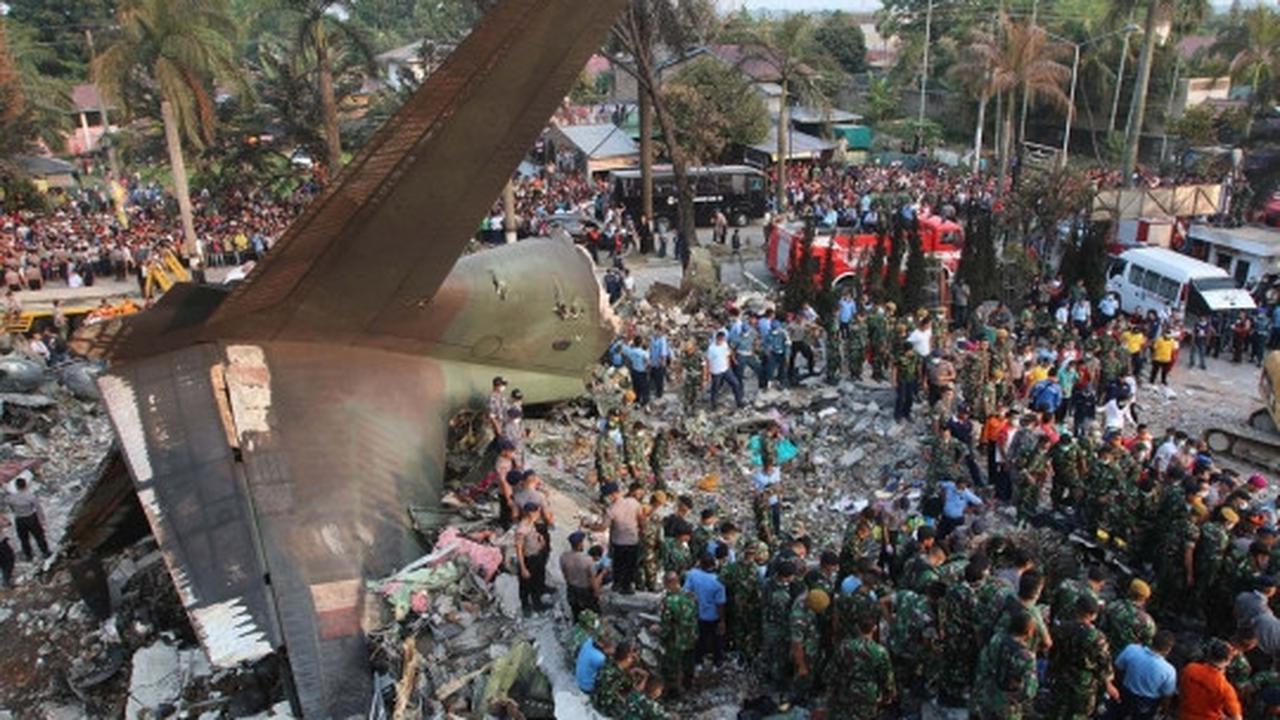 Suasana pencarian korban kecelakaan Hercules C-130