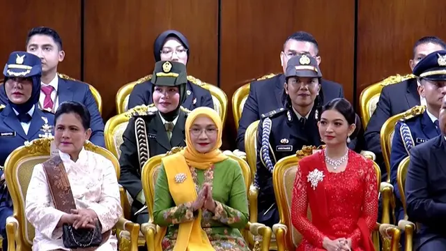 Tampilan Selvi Ananda Saat Pelantikan Gibran Rakabuming. [Youtube MPR]