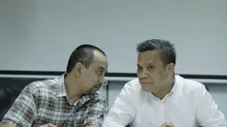 CEO PT Liga Indonesia Baru (LIB), Berlinton Siahaan, saat jumpa pers di Kantor LIB, Jakarta, Selasa (6/3/2018). PT LIB telah melunasi sisa subsidi kepada 18 klub Liga 1 dengan total lebih dari Rp38 miliar. (Bola.com/M Iqbal Ichsan)