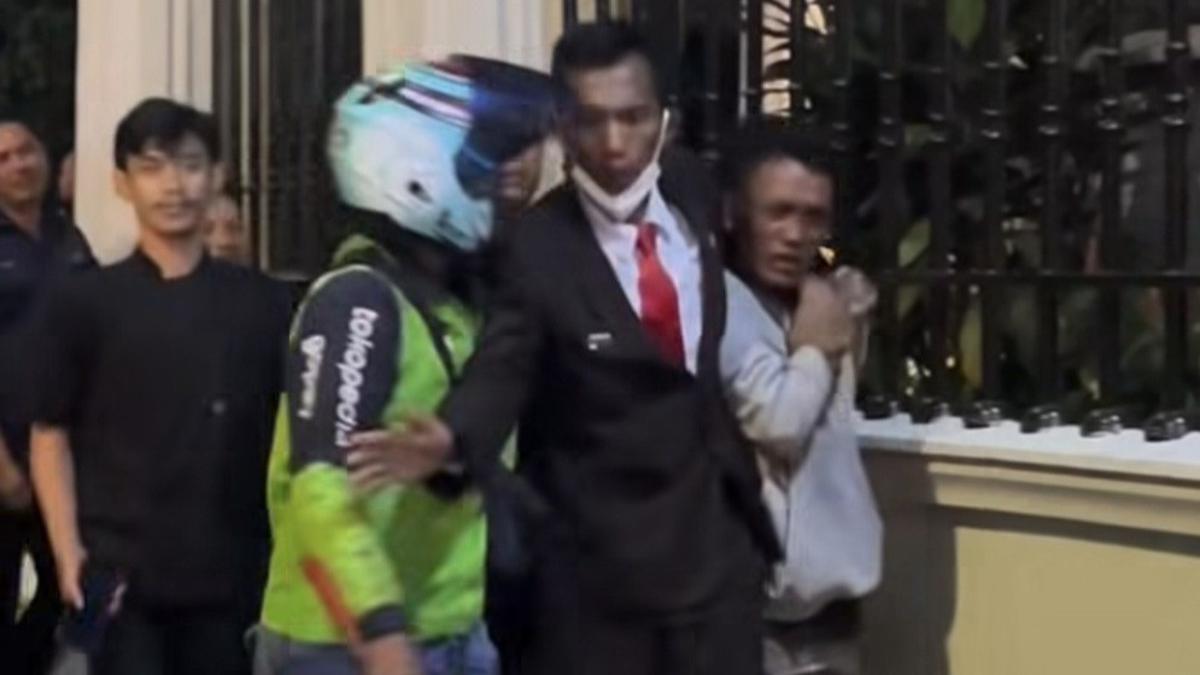 Viral Pria Bawa Celurit di Sudirman, Begini Awal Kejadiannya