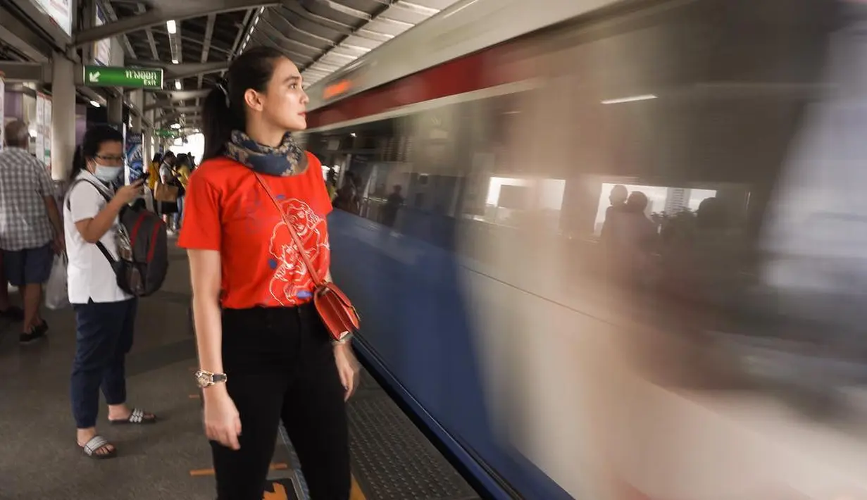 (Instagram/lunamaya)