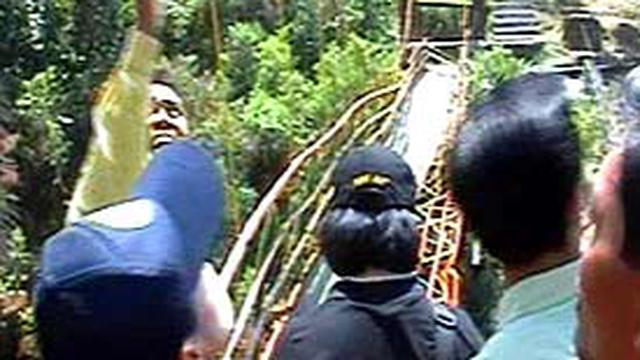Jembatan Putus Di Baturraden Menjadi Tontonan News