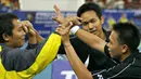 Medali emas Ganda Putra Kejuaraan Dunia BWF 2007. Dalam partai final yang digelar di Kuala Lumpur, Malaysia, Markis Kido/Hendra Setiawan mengalahkan pasangan Korea, Jung Jae-sung/Lee Yong-dae dengan skor 21-19, 21-19. (Foto: AFP/Tengku Bahar)