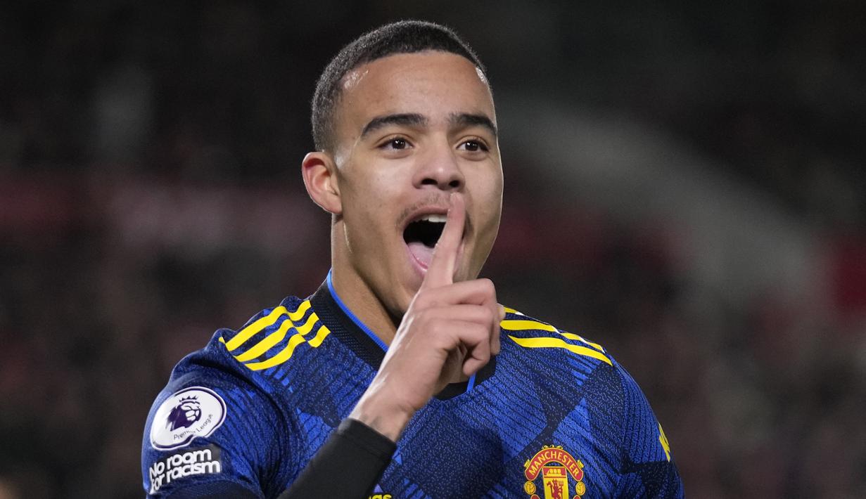 Unggul 1-0 membuat Manchester United percaya diri dan mampu mencetak gol kedua sepuluh menit kemudian. Gol dicetak Mason Greenwood usai menerima umpan Bruno Fernandes. (AP/Matt Dunham)