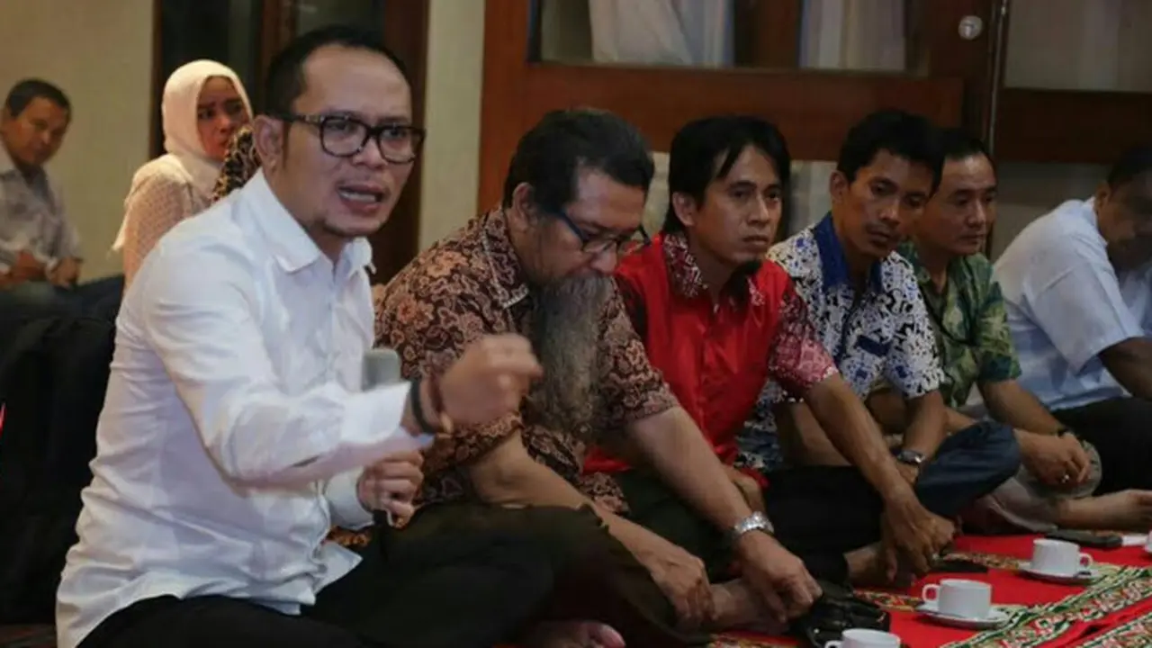 Redam Konflik, Tirulah Cara Menteri Hanif Berdialog dengan Pekerja