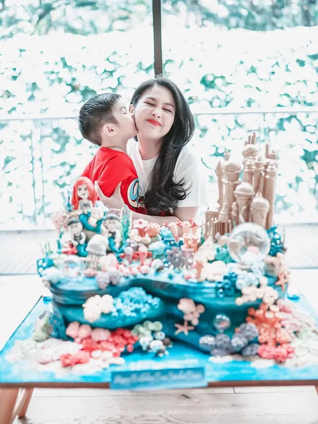 Sandra Dewi tetap cantik di usia 39 tahun (Instagram/sandradewi88)