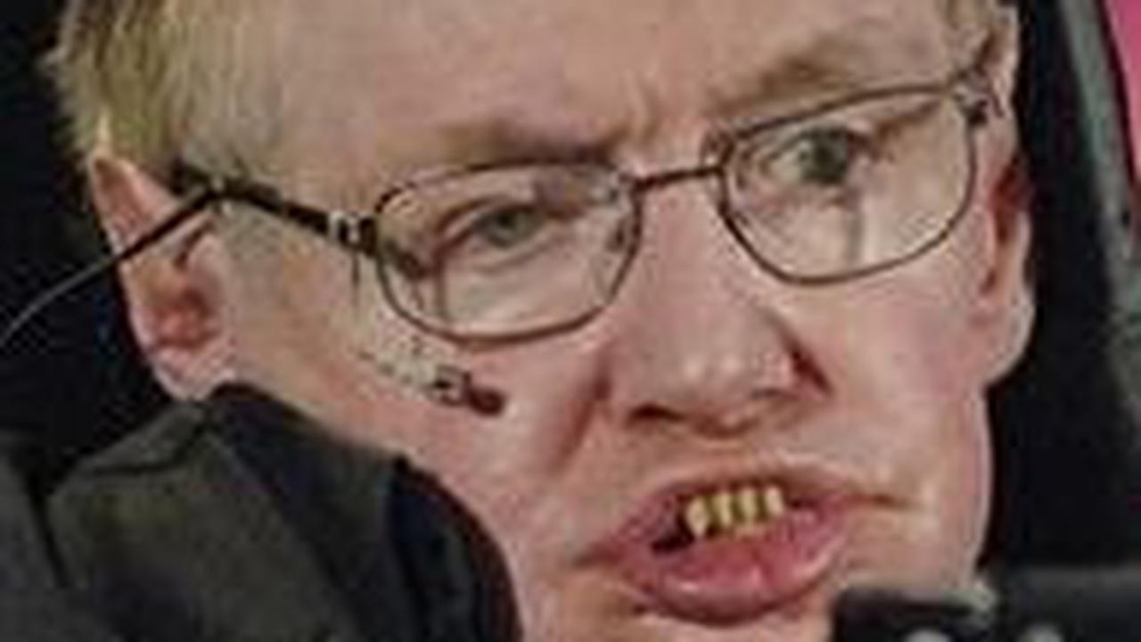 Namun mengapa di antara ilmuwan-ilmuwan itu, hanya Hawking yang dilabeli publik sebagai genius yang biasa saja?