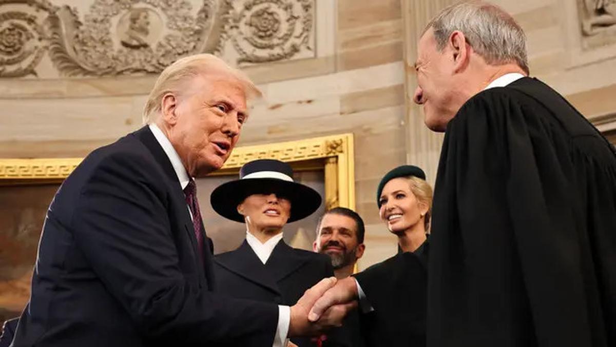 Ucapkan Sumpah Jabatan, Donald Trump Resmi Jabat Presiden ke-47 Amerika Serikat