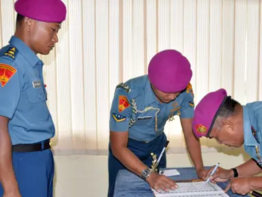 Citizen6, Sidoarjo: Pada acara penyerahan jabatan tersebut dihadiri oleh Para Asisten Danpasmar-1, Dankolat/Satlak Pasmar-1 serta para pejabat dijajaran Pasmar-1. (Pengirim: Budi Abdillah)