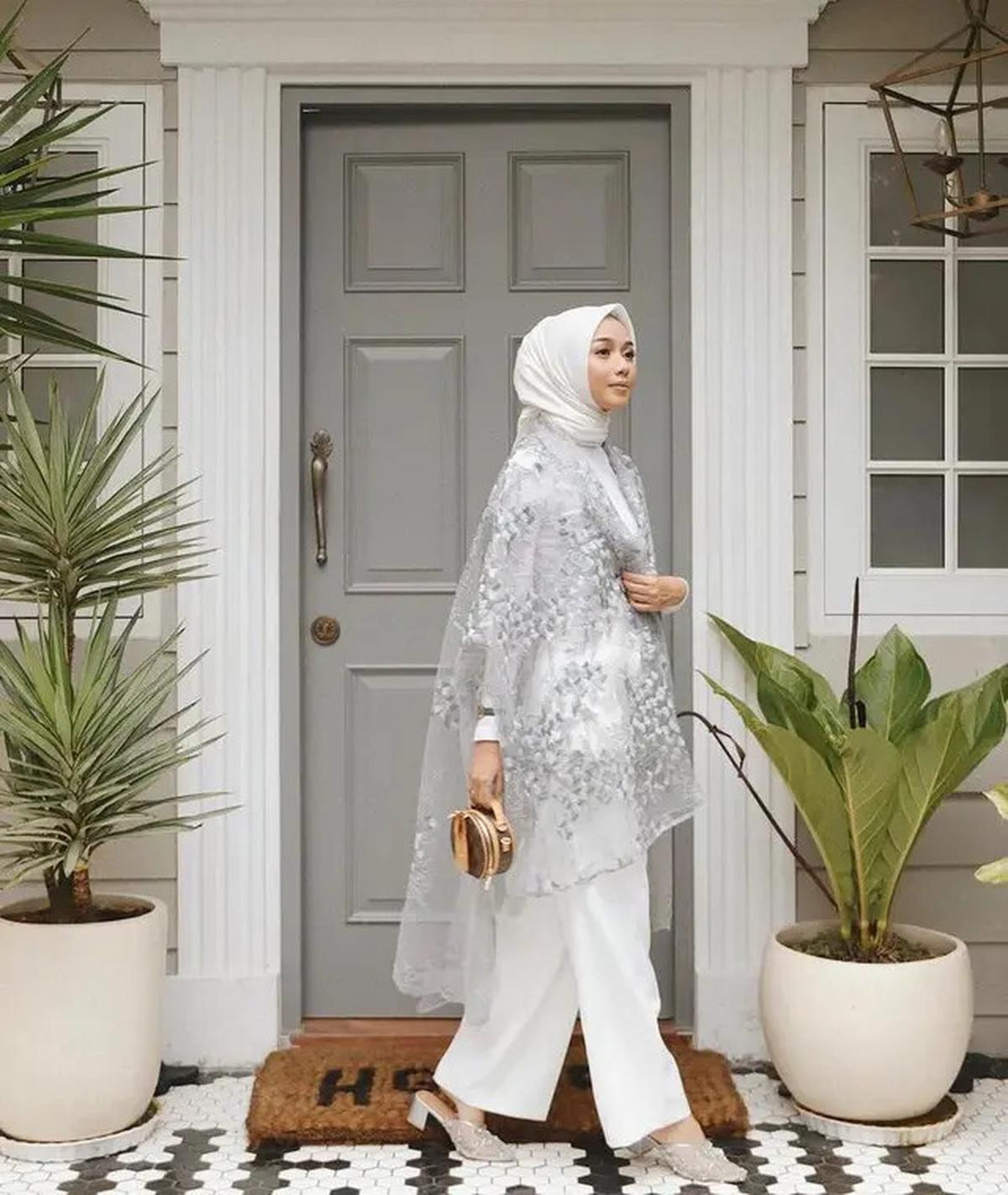 5 Model Dress Terbaru, Yuk Intip Padu Padannya untuk Dipakai di Hari Raya