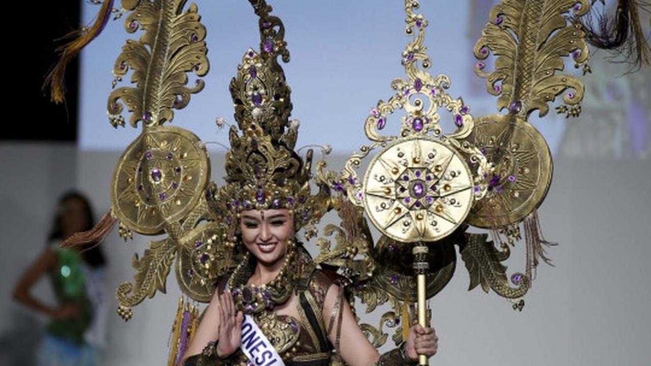 Pesona Chintya Fabyola berkostum seberat 22 kg di Miss International