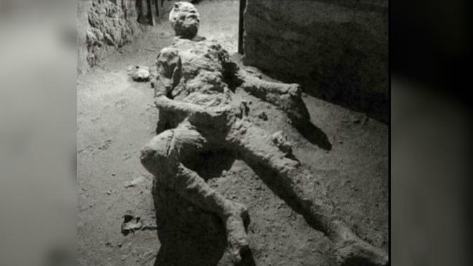 Manusia Pompeii Ini Berubah Jadi Batu Saat Masturbasi? - Global