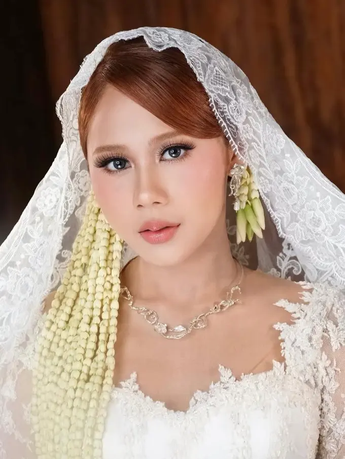 Memukau Berseri di Hari Istimewanya, Potret Makeup Soft Nadin Amizah di Momen Pernikahan
