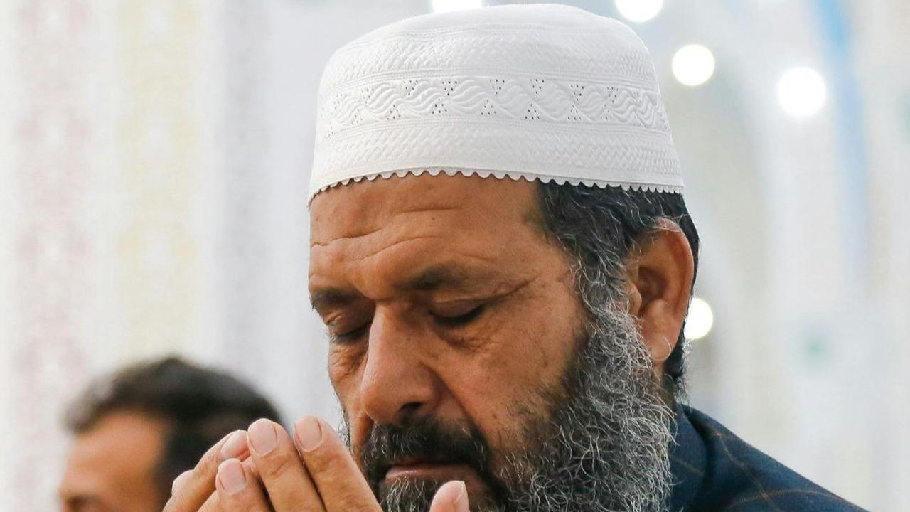 Doa Qunut Witir Lengkap Beserta Arab, Latin, dan Artinya