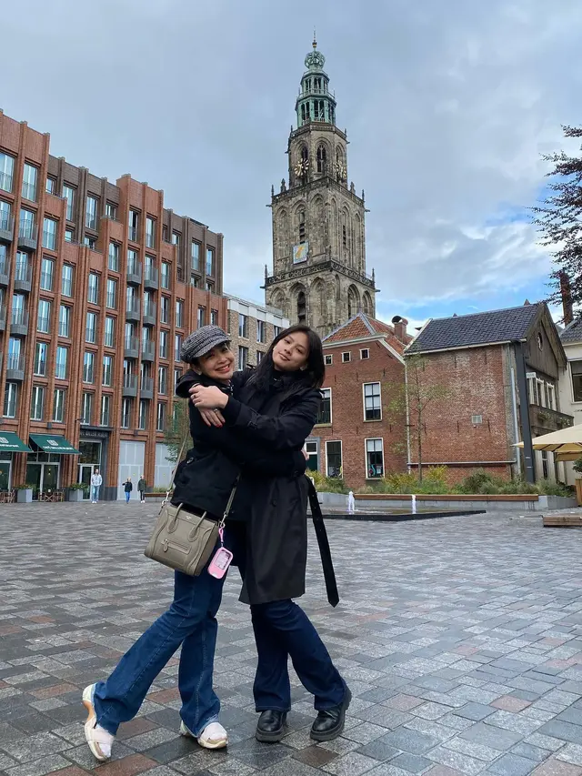 Feni Rose (Foto: Instagram/@fenirose)