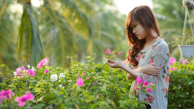 Ilustrasi sedih, kecewa, patah hati, putus cinta, terluka