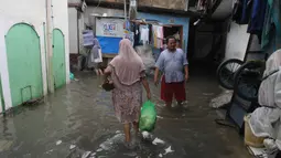 Badan Penanggulangan Bencana Daerah (BPBD) DKI Jakarta melaporkan ada penambahan titik banjir dan genangan air yang terjadi. (merdeka.com/imam Buhori)