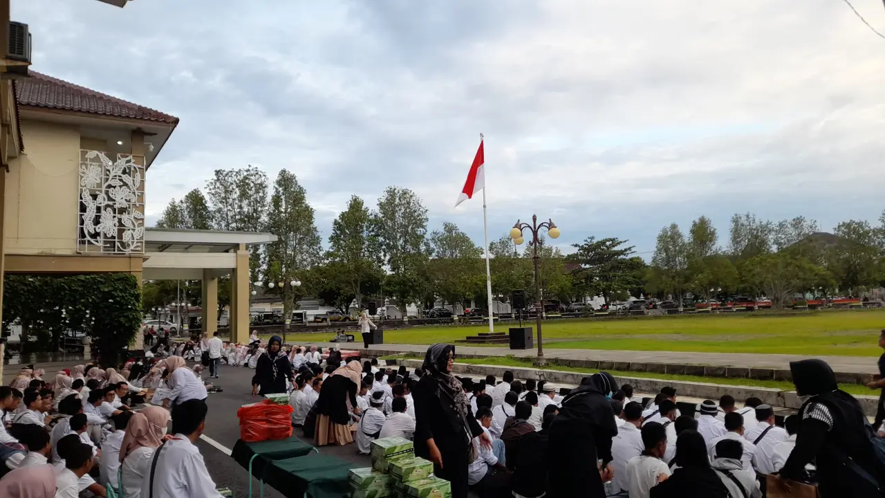 Aliansi Merah Putih menggelar acara doa bersama di halaman kantor Pemda Kabupaten Gunungkidul.