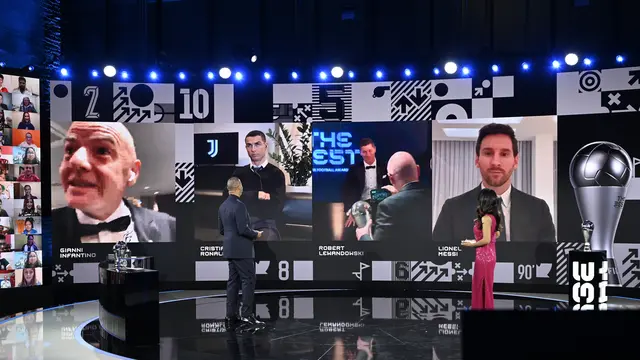 Kalahkan Messi dan Ronaldo,  Robert Lewandowski Raih Pemain Terbaik FIFA