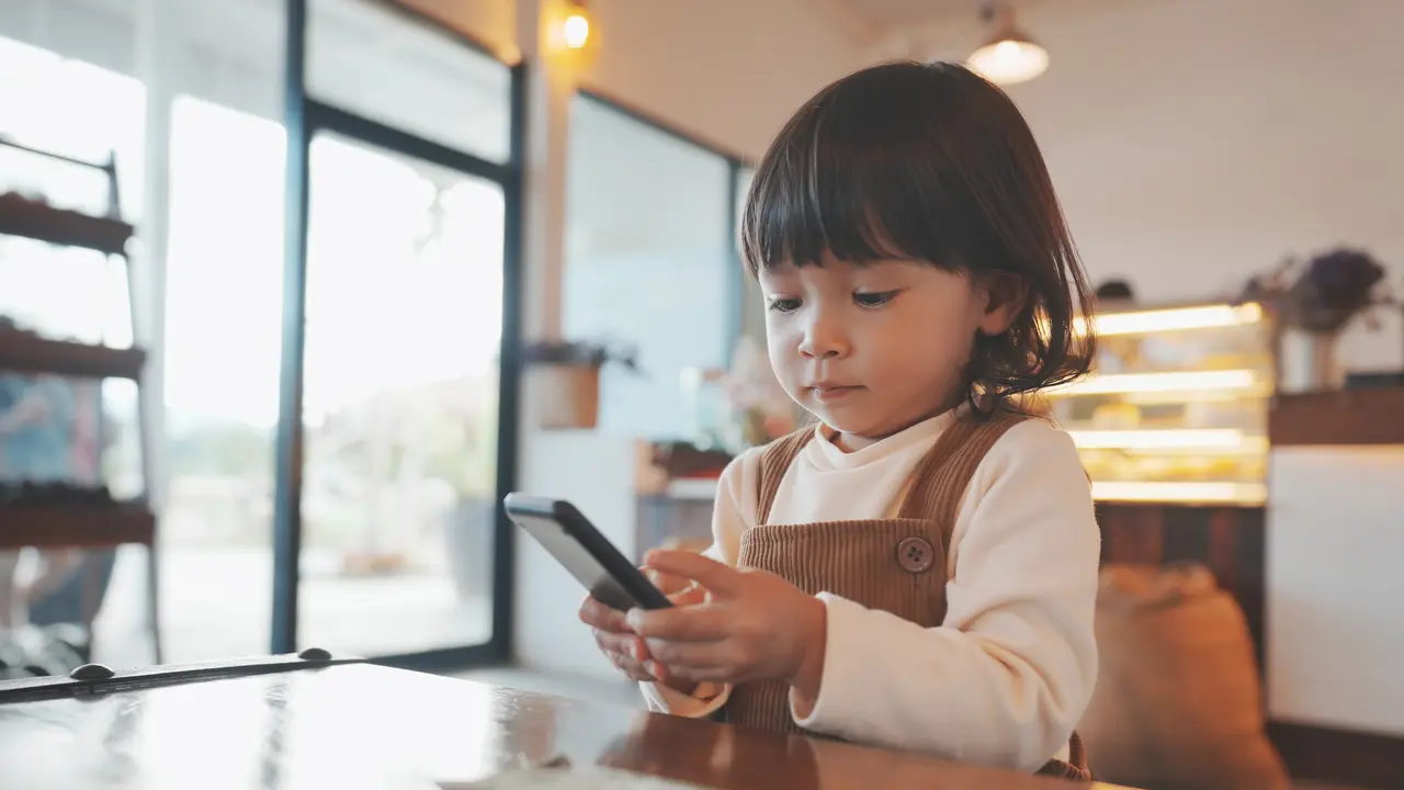keluarga november screen addiction